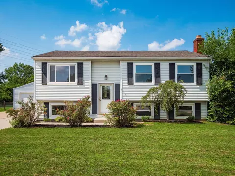2486 Onyx Ct, Grove City, OH 43123