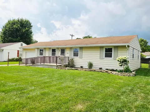 610 Belle Aire Pl, Washington Court House, OH 43160