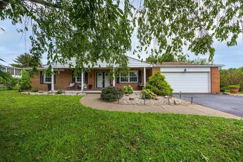 350 Pickering Dr, Pickerington, OH 43147