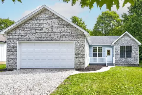 234 Woodlawn Cir, Howard, OH 43028