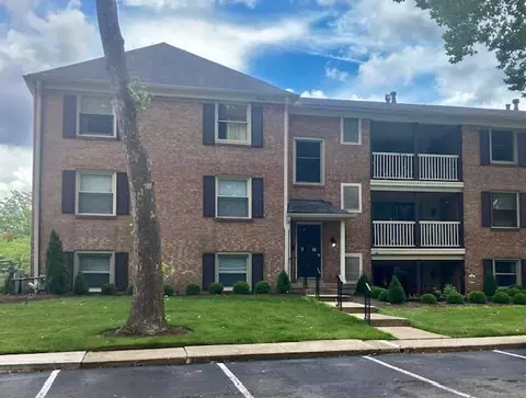 965 Manor Ln #W, Columbus, OH 43221