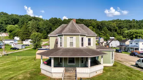 23 Madison St, Glouster, OH 45732