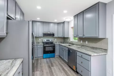 Kitchen - 928 Rutter Ave, Lancaster, OH 43130 photo 3 of 6