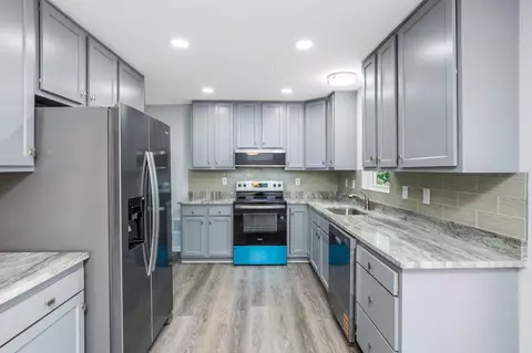 Kitchen - 928 Rutter Ave, Lancaster, OH 43130 photo 2 of 6