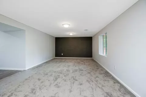 Living - 928 Rutter Ave, Lancaster, OH 43130 photo 6 of 7
