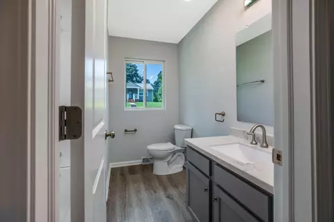 Bath - 928 Rutter Ave, Lancaster, OH 43130 photo 1 of 6