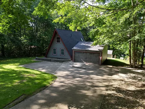 1252 Apple Valley Dr, Howard, OH 43028