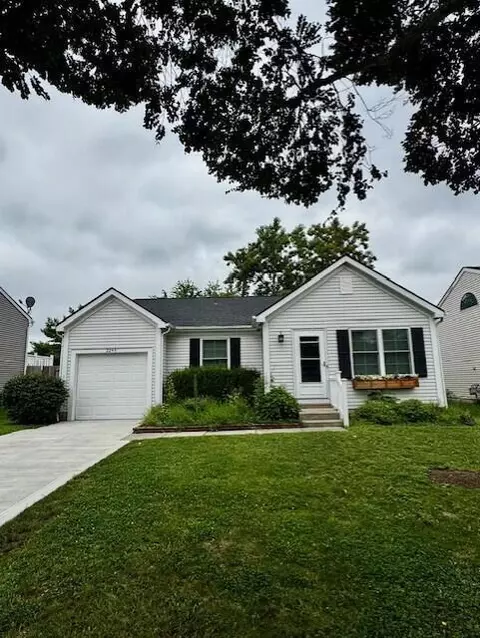 2246 Breeze Hill Dr, Grove City, OH 43123