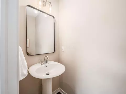 429 Postle Blvd, Columbus, OH 43228 photo 10
