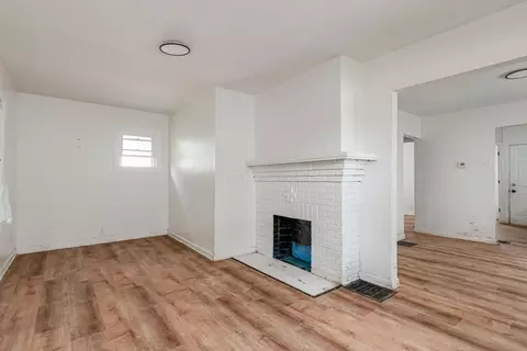 Living - 200 Schultz Ave, Columbus, OH 43222 photo 1 of 2