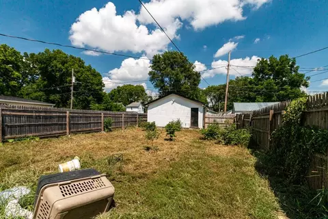 Exterior - 200 Schultz Ave, Columbus, OH 43222 photo 3 of 3