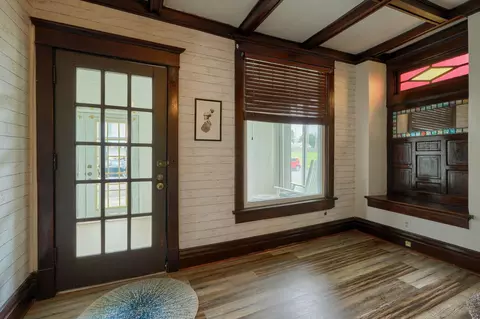 Entry Way - 102 N Bennett Ave, Jackson, OH 45640 photo 1 of 7