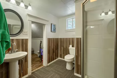 Bath - 102 N Bennett Ave, Jackson, OH 45640 photo 1 of 2