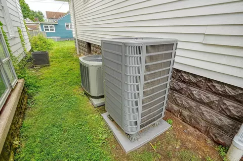 Exterior - 102 N Bennett Ave, Jackson, OH 45640 photo 5 of 9