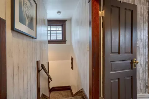 Entry Way - 102 N Bennett Ave, Jackson, OH 45640 photo 6 of 7