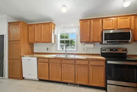 Kitchen - 2630 Dwight Rd, Springfield, OH 45503 photo 5 of 5