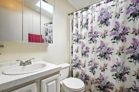 Bath - 2630 Dwight Rd, Springfield, OH 45503 photo 3 of 4