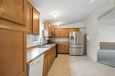 Kitchen - 2630 Dwight Rd, Springfield, OH 45503 photo 4 of 5