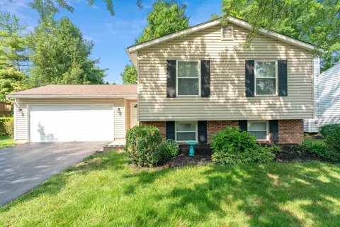 2035 Tuckaway Ct, Columbus, OH 43228