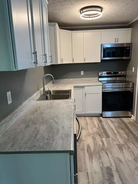 Kitchen - 194 Fielde Dr, Newark, OH 43055 photo 1 of 1