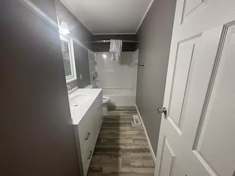 Bath - 194 Fielde Dr, Newark, OH 43055 photo 1 of 5