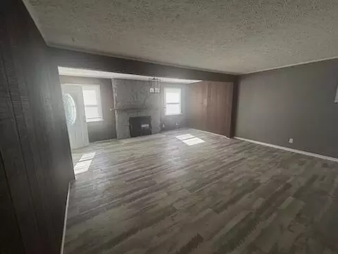 Living - 194 Fielde Dr, Newark, OH 43055 photo 2 of 2