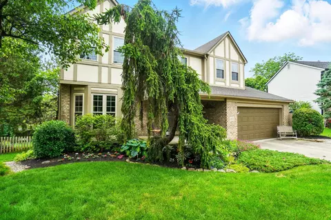 4372 Jody Dr, Grove City, OH 43123