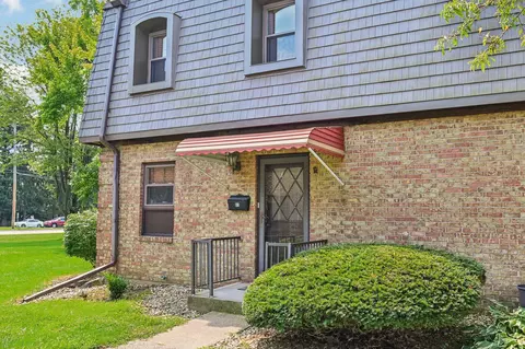 625 Country Club Dr #F1, Newark, OH 43055