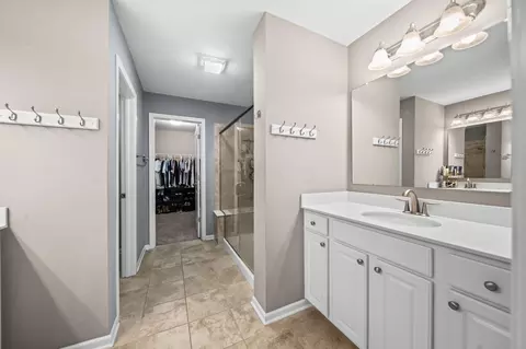 Entry Way - 208 Diverston Way, Delaware, OH 43015 photo 13 of 14