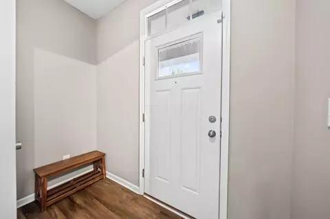 Entry Way - 208 Diverston Way, Delaware, OH 43015 photo 2 of 14