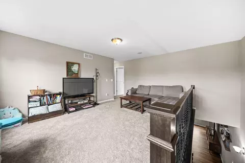 Entry Way - 208 Diverston Way, Delaware, OH 43015 photo 8 of 14