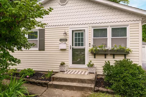 1649 N Star Ave, Columbus, OH 43212