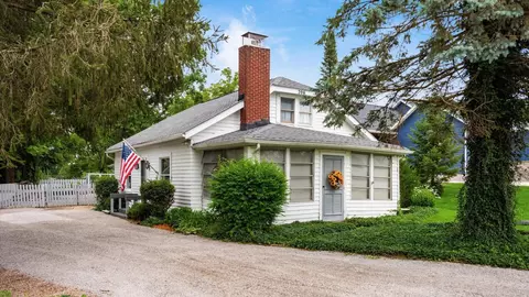 206 Freeman Memorial Dr, Hebron, OH 43025