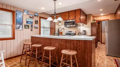 Kitchen - 206 Freeman Memorial Dr, Hebron, OH 43025 photo 6 of 7