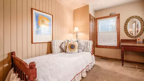 Bedroom - 206 Freeman Memorial Dr, Hebron, OH 43025 photo 5 of 6