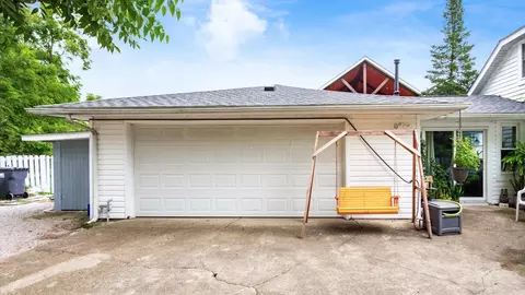 Exterior - 206 Freeman Memorial Dr, Hebron, OH 43025 photo 9 of 13