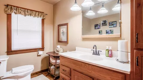 Bath - 206 Freeman Memorial Dr, Hebron, OH 43025 photo 1 of 1