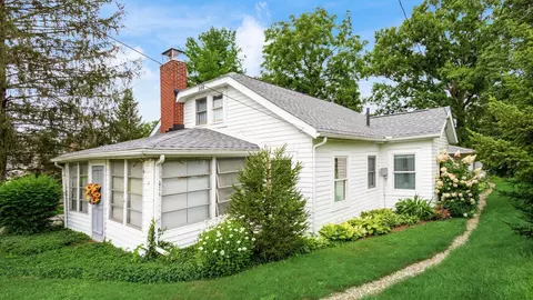 Exterior - 206 Freeman Memorial Dr, Hebron, OH 43025 photo 12 of 13