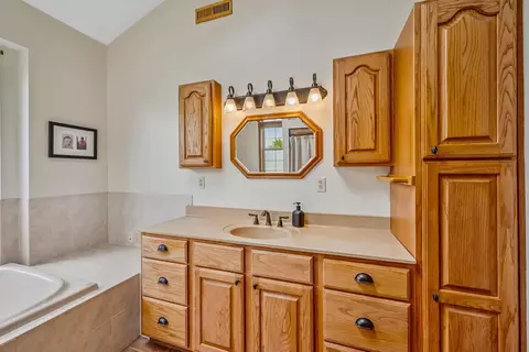 Bath - 7338 Prospect Dublin Rd, Prospect, OH 43342 photo 2 of 5