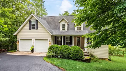 275 Bridle Path Ln, Granville, OH 43023