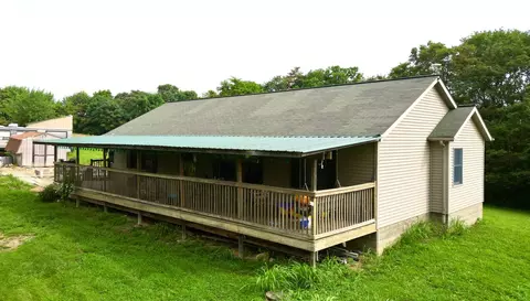 639 Hurless Rd, Frankfort, OH 45628