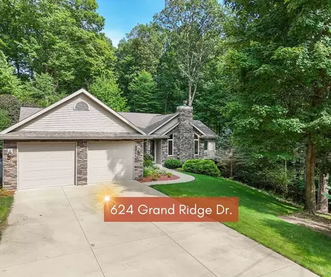 624 Grand Ridge Dr, Howard, OH 43028