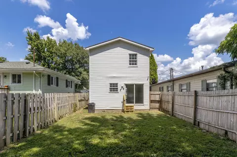 Exterior - 539 E Union St, Circleville, OH 43113 photo 5 of 5