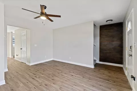 Living - 539 E Union St, Circleville, OH 43113 photo 1 of 4
