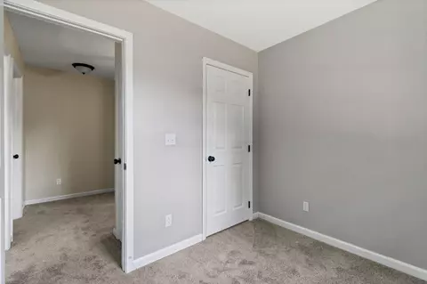 Bedroom - 539 E Union St, Circleville, OH 43113 photo 3 of 7