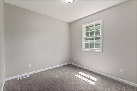 Bedroom - 539 E Union St, Circleville, OH 43113 photo 7 of 7