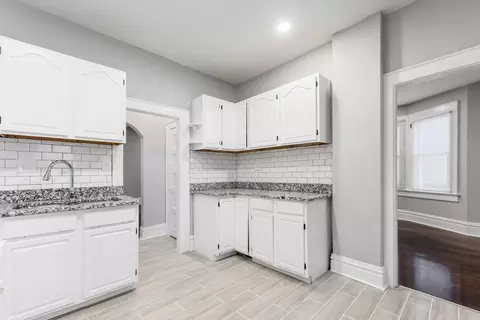 Kitchen - 198 E Maynard Ave, Columbus, OH 43202 photo 1 of 2