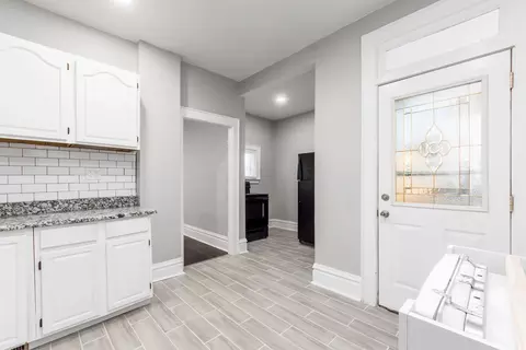 Entry Way - 198 E Maynard Ave, Columbus, OH 43202 photo 2 of 5