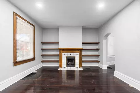 Living - 198 E Maynard Ave, Columbus, OH 43202 photo 4 of 7