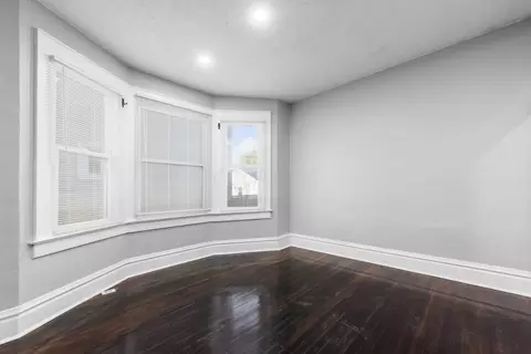 Living - 198 E Maynard Ave, Columbus, OH 43202 photo 6 of 7